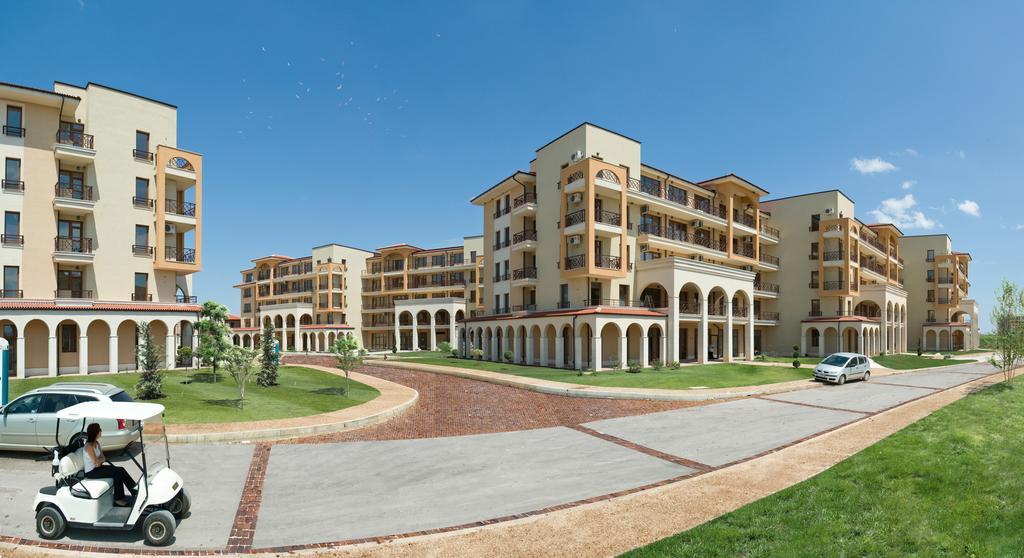 Lighthouse Apartments And Villas Balchik Exterior photo