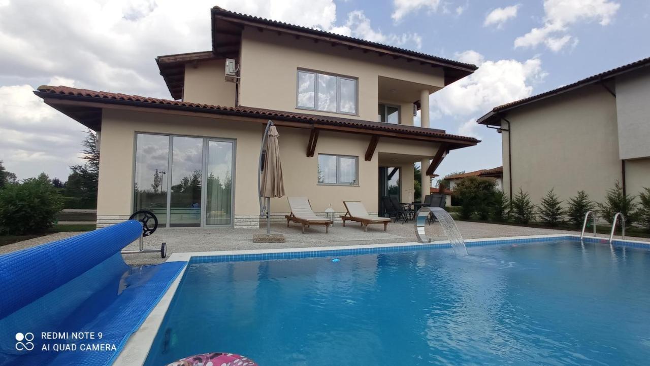 Lighthouse Apartments And Villas Balchik Exterior photo